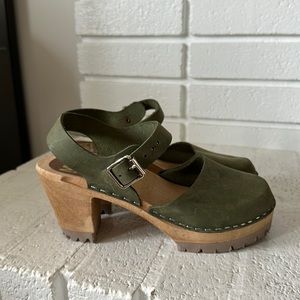 MIA Swedish Abba Clogs - Bamboo Green Leather - 37